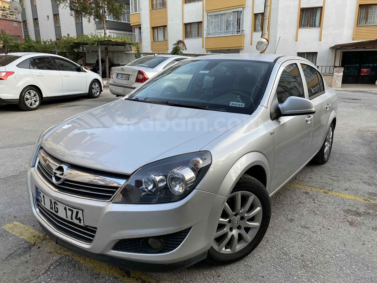 Galeriden Opel Astra 1.6 Enjoy 111.Yıl 2012 Model Niğde 186.000 km Gri (Gümüş) 2