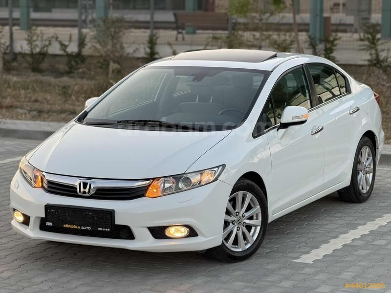 Galeriden Honda Civic 1.6i VTEC Eco Elegance 2013 Model Yozgat 127.500 km Beyaz