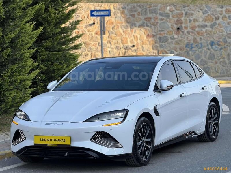 Galeriden BYD Seal Design 2025 Model Kocaeli 21.000 km Beyaz