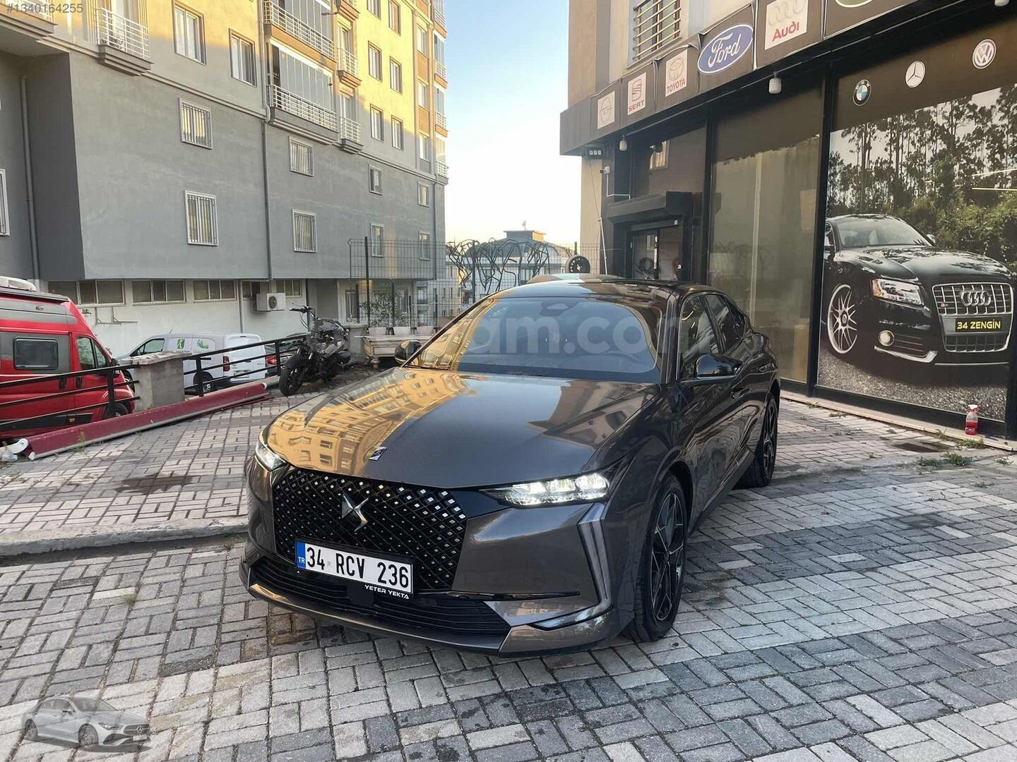 Galeriden DS Automobiles DS4 1.5 BlueHDi Pallas 2025 Model İstanbul 13.000 km Gri 3