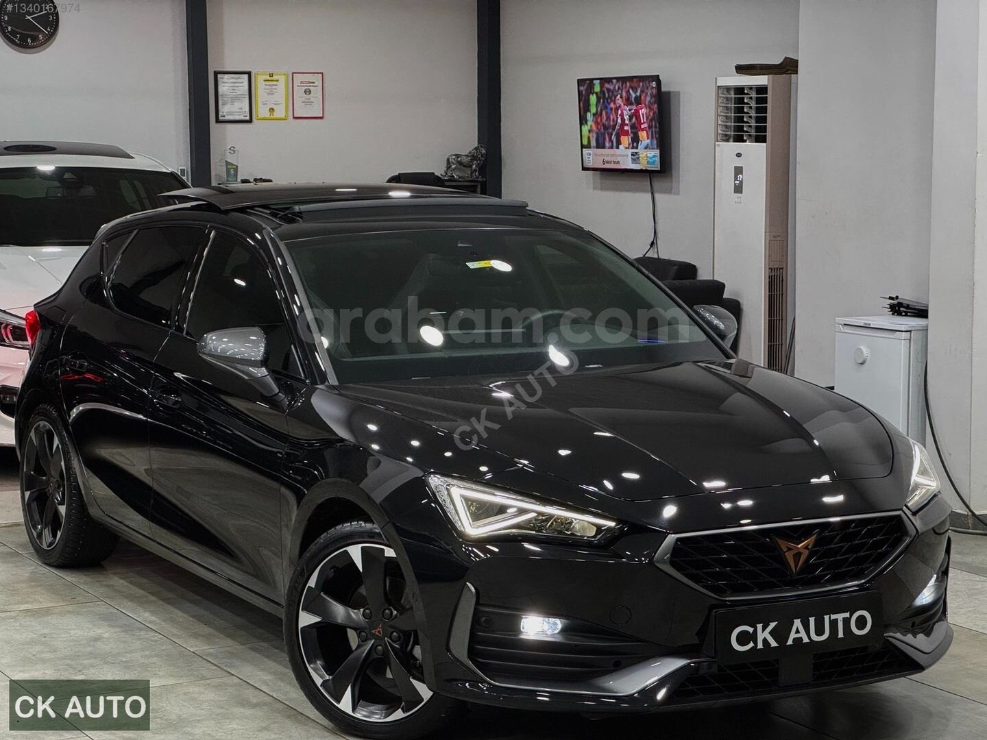 Galeriden Cupra Leon 1.5 eTSI Standart 2024 Model İstanbul 31.000 km Siyah 1