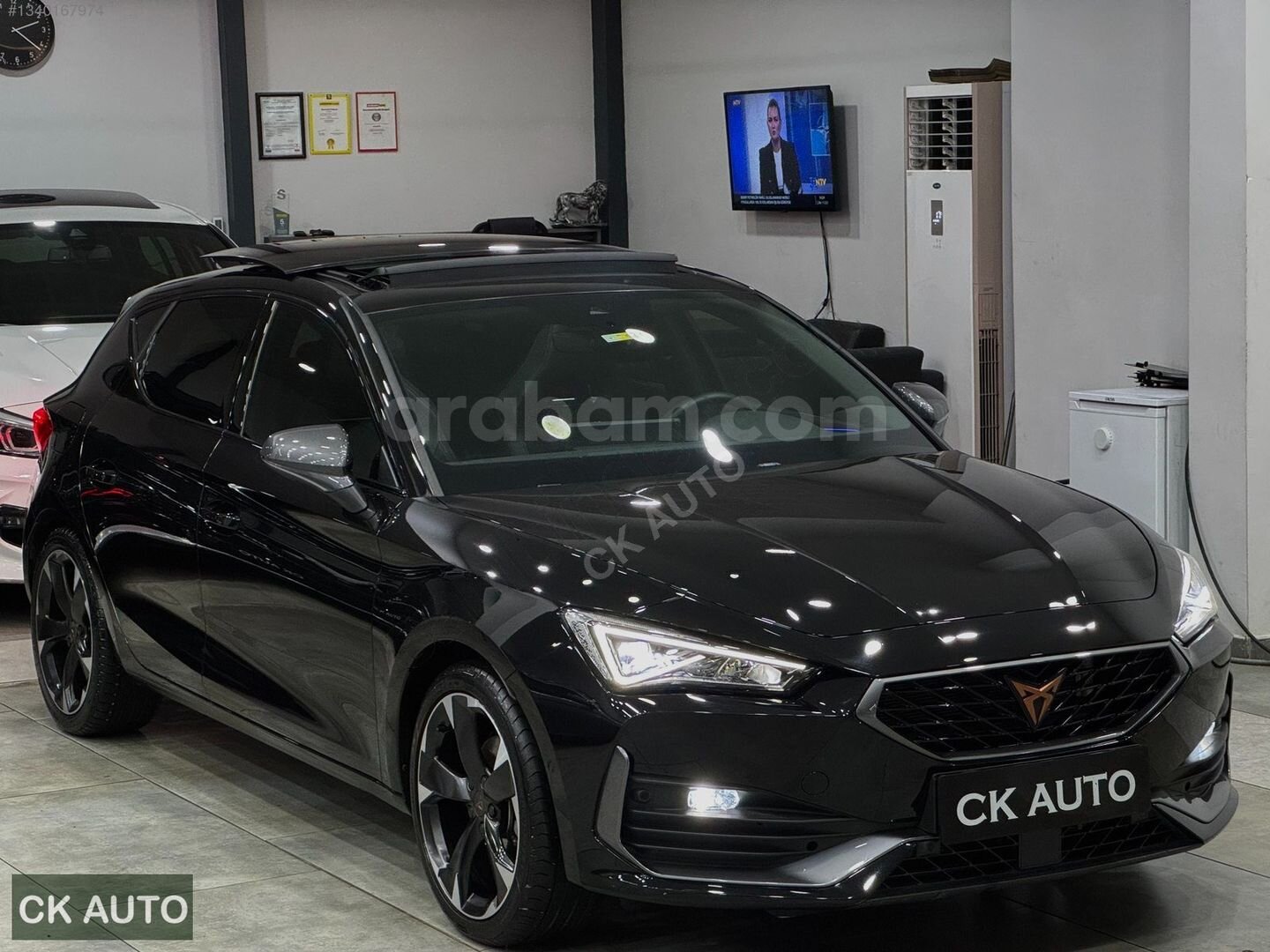 Galeriden Cupra Leon 1.5 eTSI Standart 2024 Model İstanbul 31.000 km Siyah 3