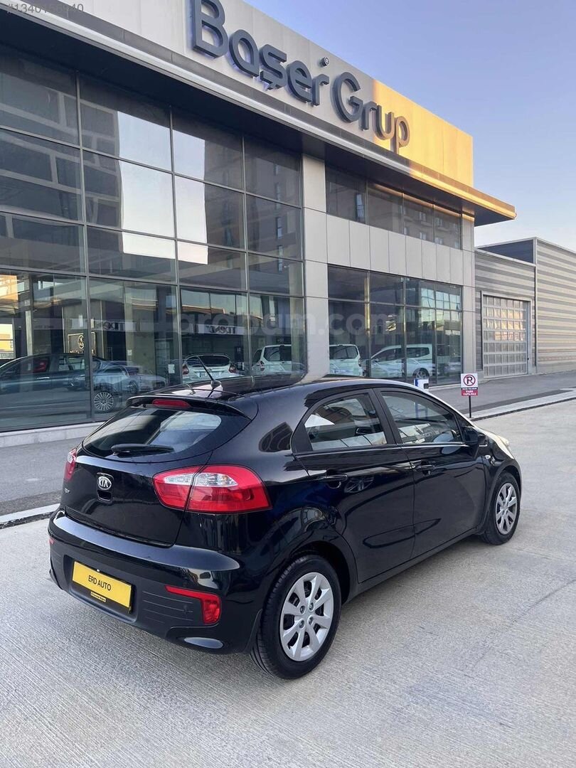 Galeriden Kia Rio 1.4 CVVT Comfort 2015 Model Ankara 71.000 km Siyah 7