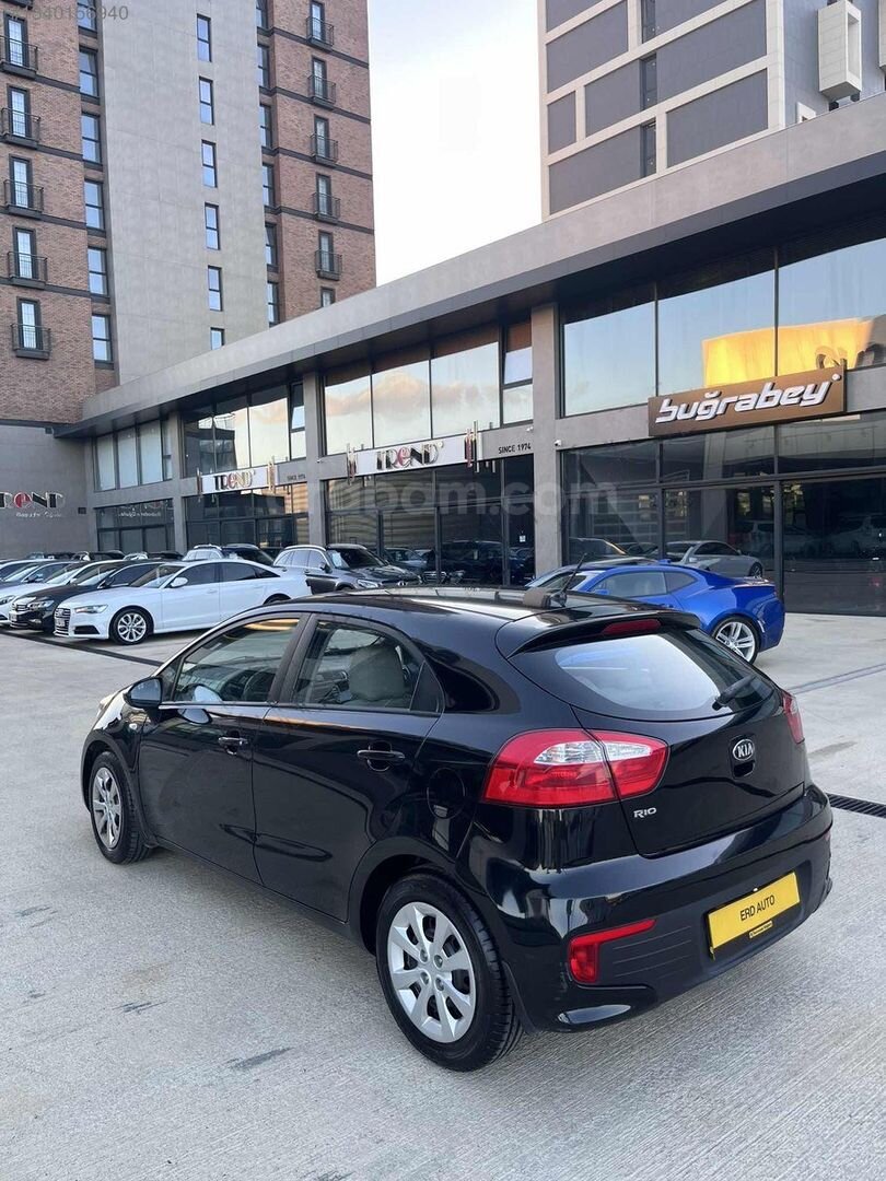 Galeriden Kia Rio 1.4 CVVT Comfort 2015 Model Ankara 71.000 km Siyah 5