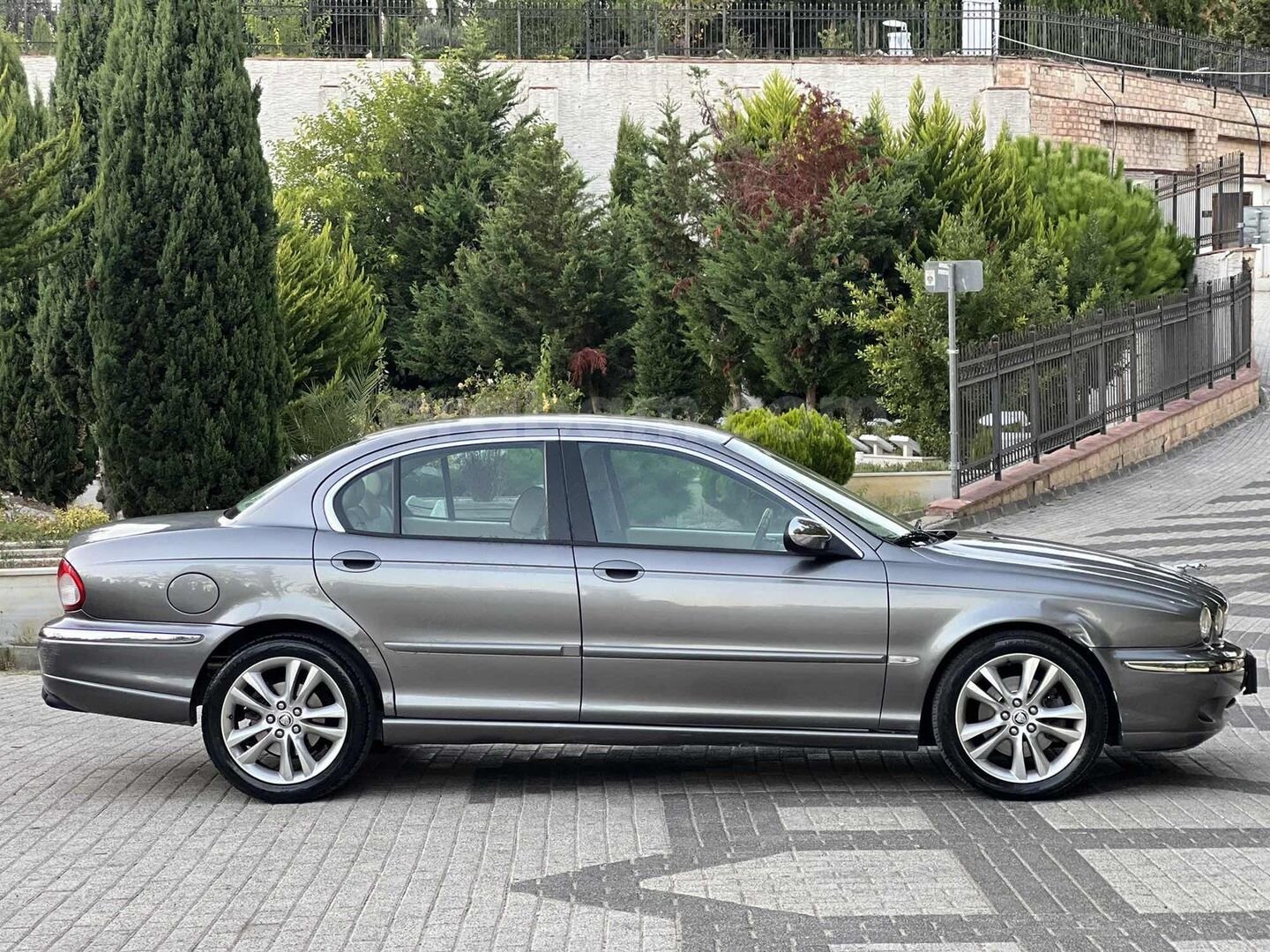 Galeriden Jaguar X-Type 2.1 Executive 2008 Model İstanbul 80.000 km Gri 4