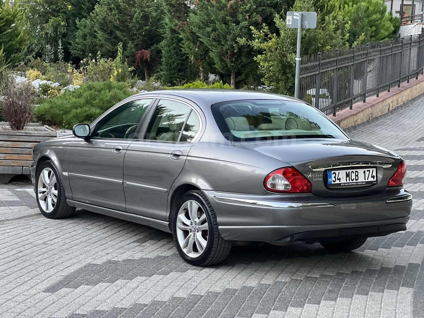 Galeriden Jaguar X-Type 2.1 Executive 2008 Model İstanbul 80.000 km Gri 6