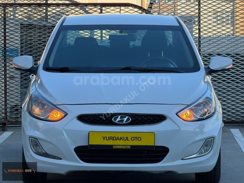 Galeriden Hyundai Accent Blue 1.6 CRDI Mode Plus 2018 Model İstanbul 160.000 km Beyaz
