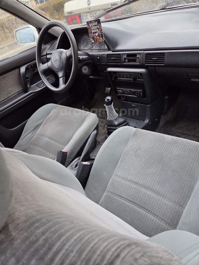 Galeriden Mazda 323 1.6 GLX 1991 Model Bolu 288.000 km Beyaz 6