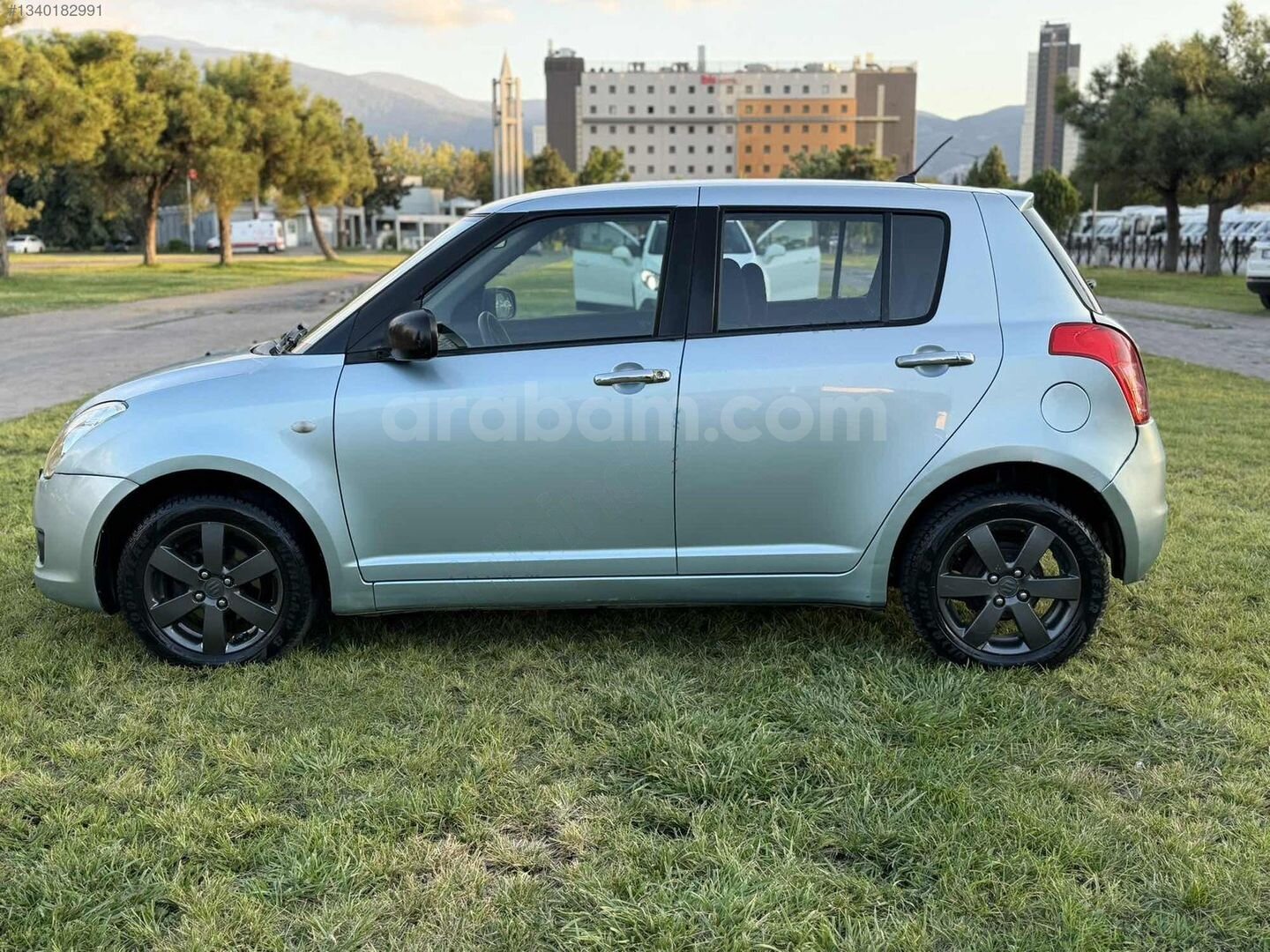 Galeriden Suzuki Swift 1.3 MT 4X4 2008 Model Bursa 300.000 km Mavi 2