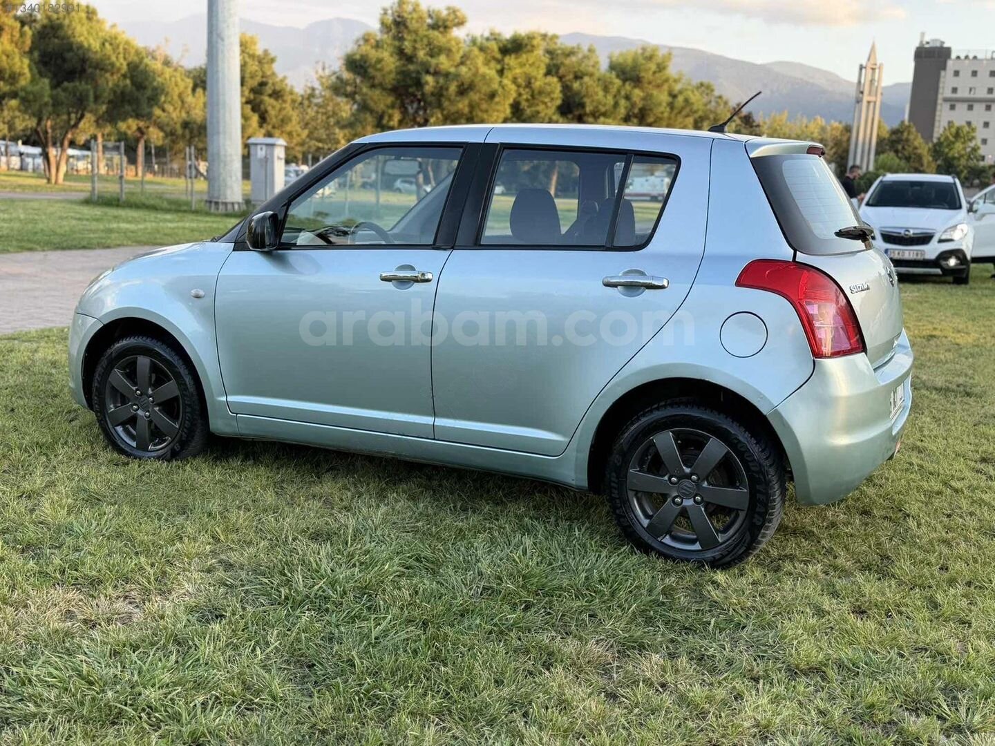 Galeriden Suzuki Swift 1.3 MT 4X4 2008 Model Bursa 300.000 km Mavi 3