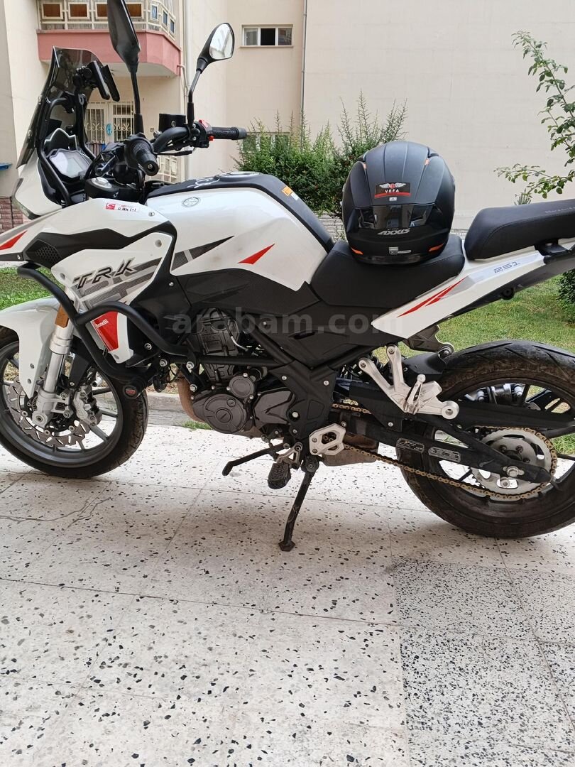 Sahibinden Benelli TRK 251 2023 Model Ankara 12.400 km Beyaz