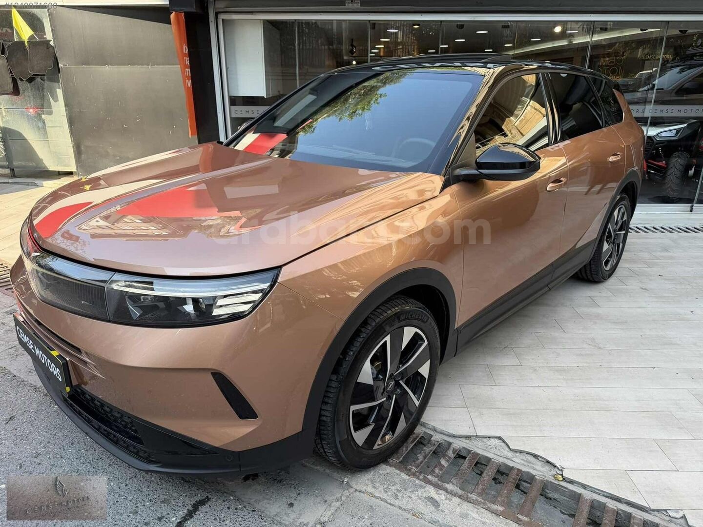 CEMSE MOTORS 2025 OPEL GRANDLAND 1.2 T MHEV GS E-DCT6 FOCAL 4