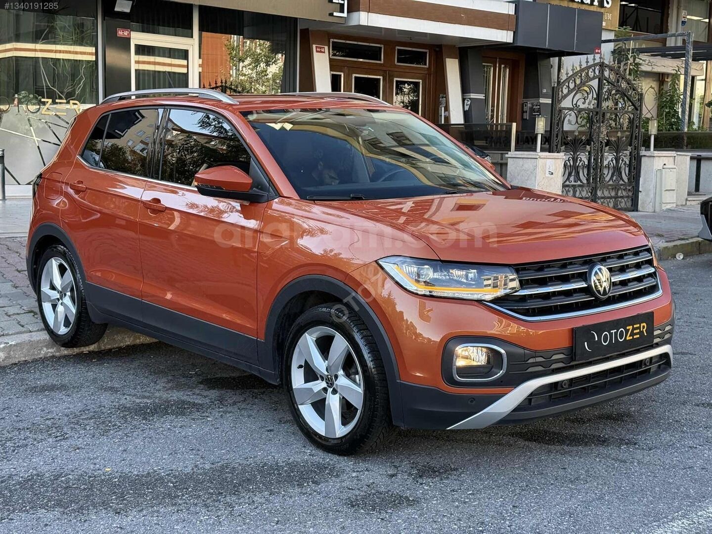 Galeriden Volkswagen T-Cross 1.0 TSI Style 2023 Model İstanbul 38.000 km Turuncu 4