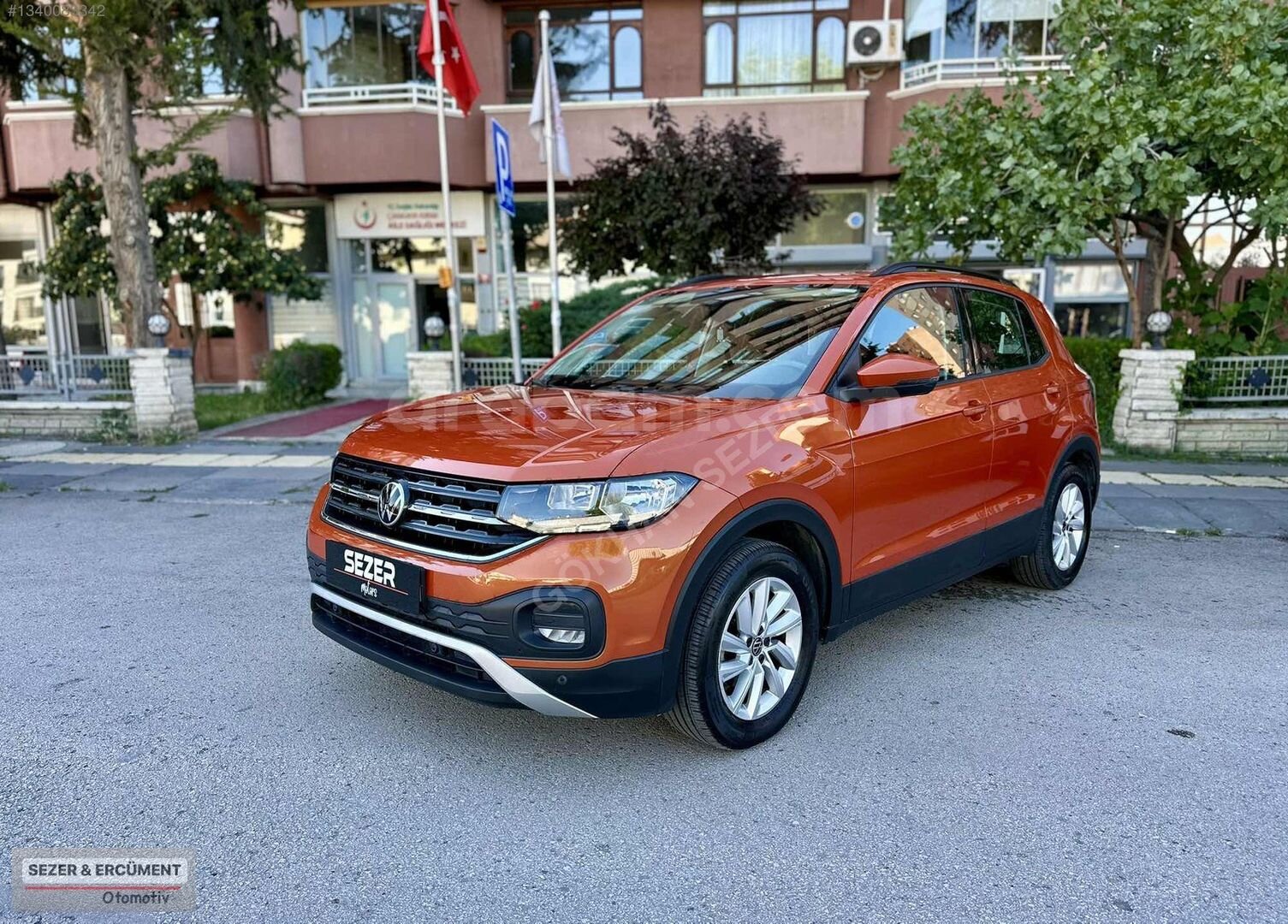 Galeriden Volkswagen T-Cross 1.0 TSI Life 2022 Model Ankara 29.950 km Turuncu 1