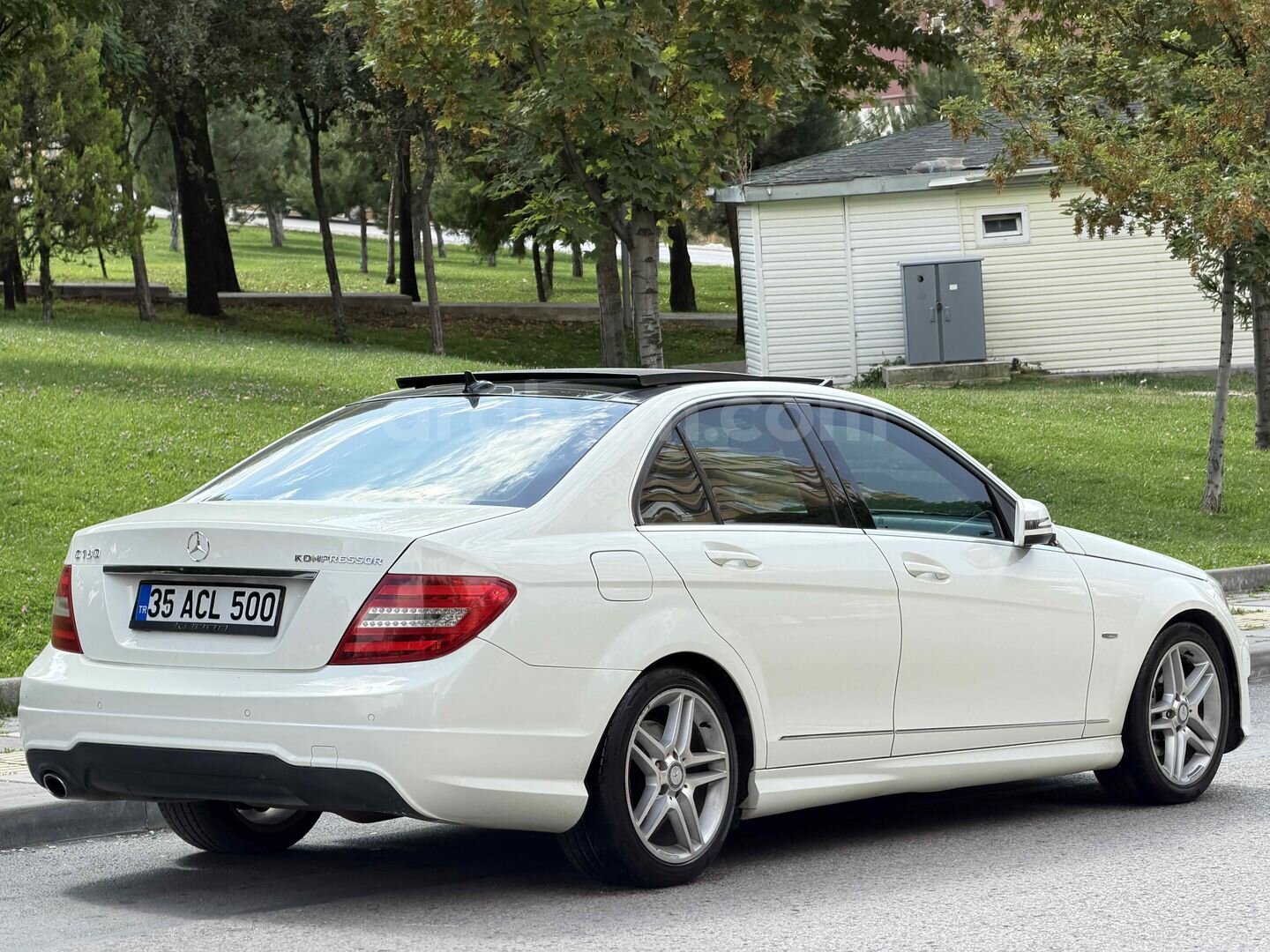 Galeriden Mercedes - Benz C 180 Kompressor BlueEfficiency AMG 2012 Model Ankara 185.000 km Beyaz 3