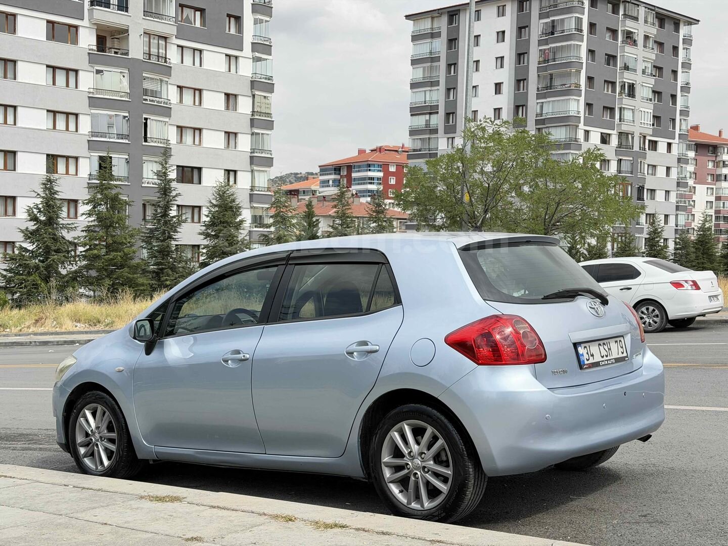 Galeriden Toyota Auris 1.6 Comfort 2008 Model Ankara 228.000 km Mavi 1