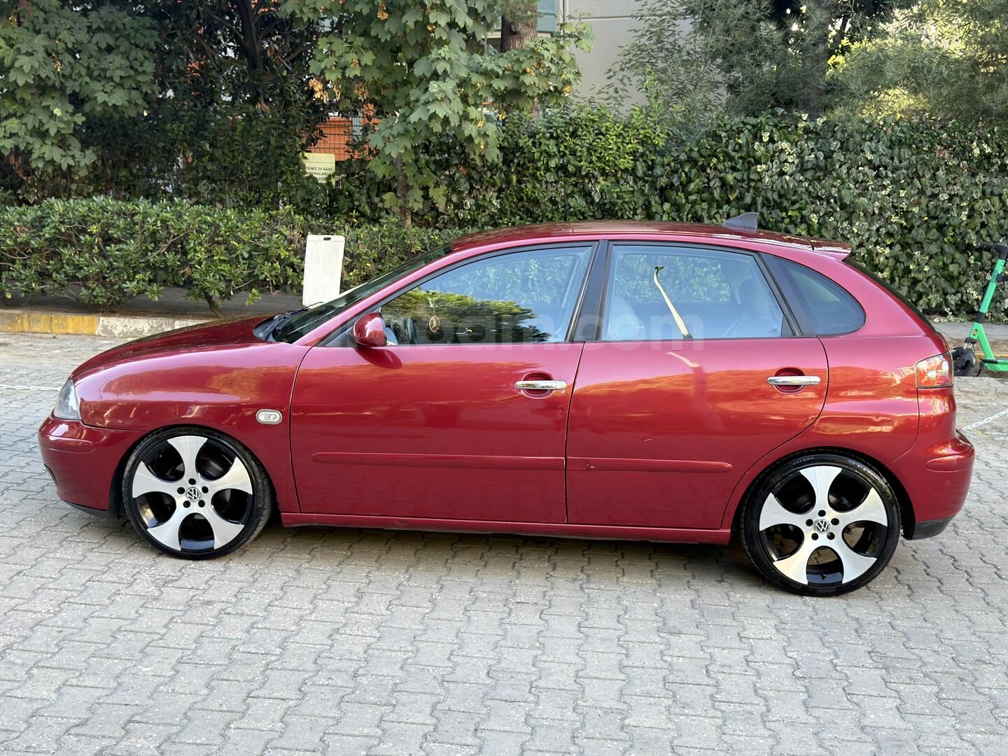 Galeriden Seat Ibiza 1.4 Signo 2003 Model İstanbul 272.000 km Bordo 5