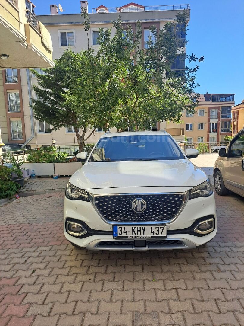 Sahibinden MG HS 1.5 T 2024 Model İstanbul 68.000 km Beyaz 2
