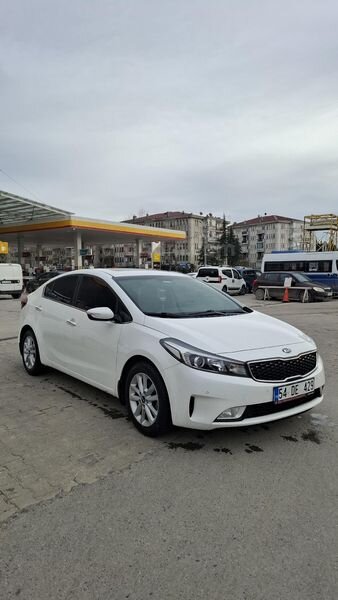 Sahibinden Kia Cerato 1.6 CRDi Concept Plus 2016 Model 146.000 km Beyaz