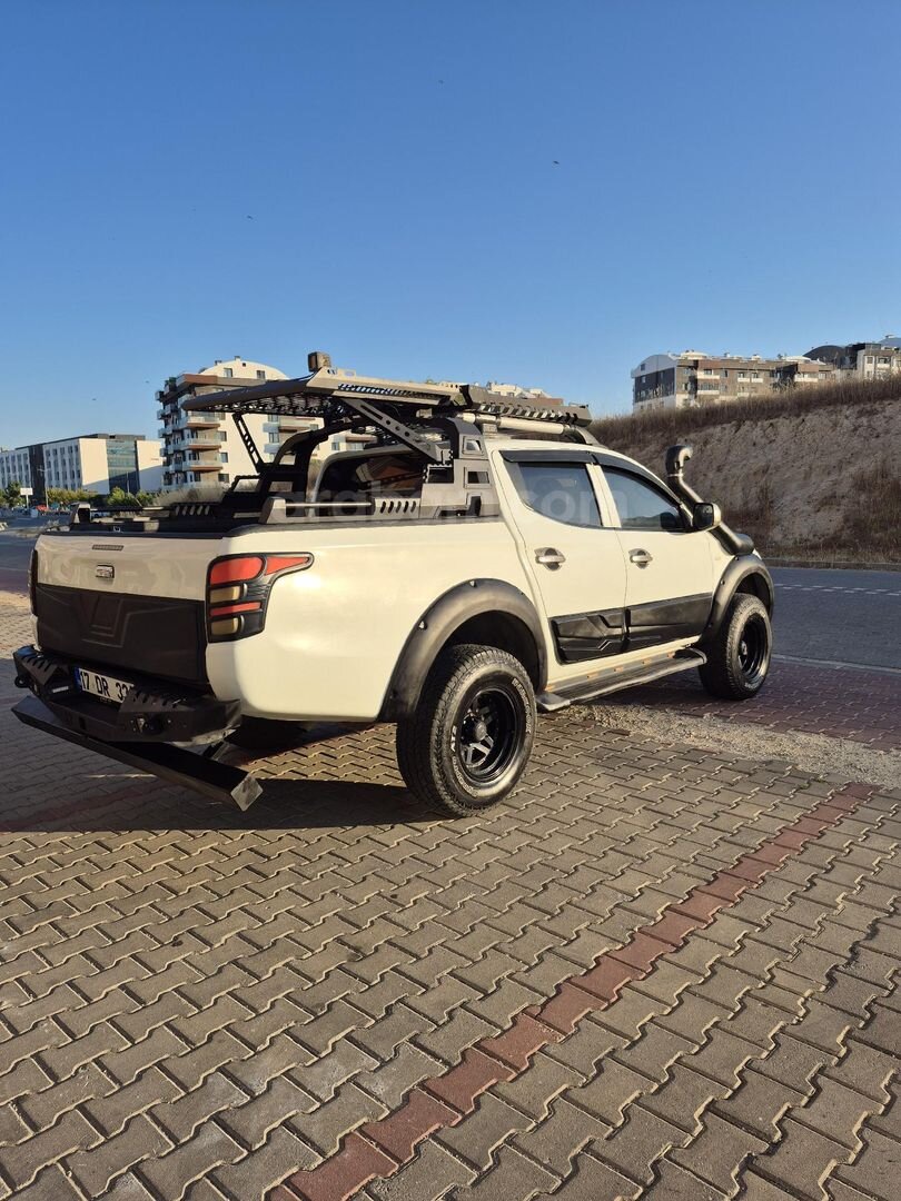 Sahibinden Mitsubishi L 200 4x4 Storm 2017 Model 110.000 km Beyaz 4