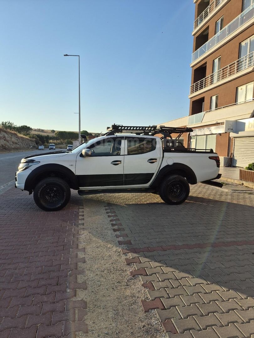 Sahibinden Mitsubishi L 200 4x4 Storm 2017 Model 110.000 km Beyaz 6