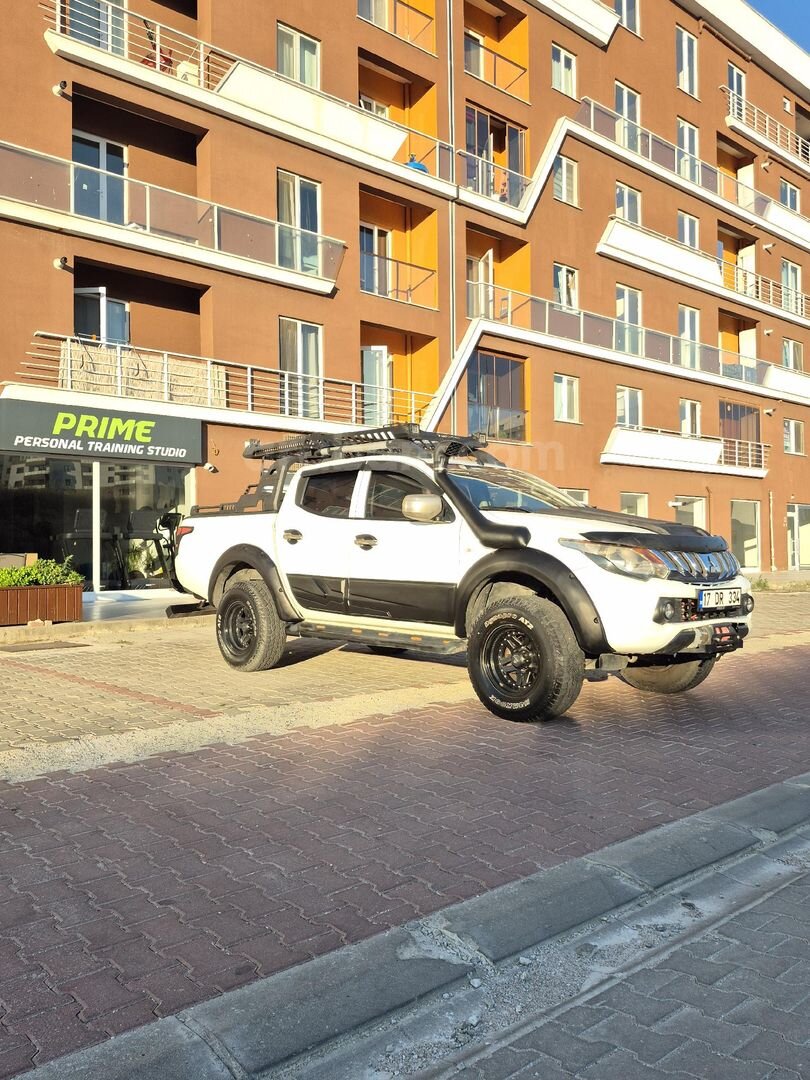 Sahibinden Mitsubishi L 200 4x4 Storm 2017 Model 110.000 km Beyaz 3