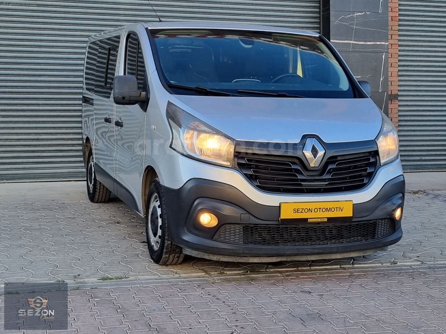 Galeriden Renault Trafic 1.6 DCI Grand Confort 2018 Model Konya 543.000 km Gri 2