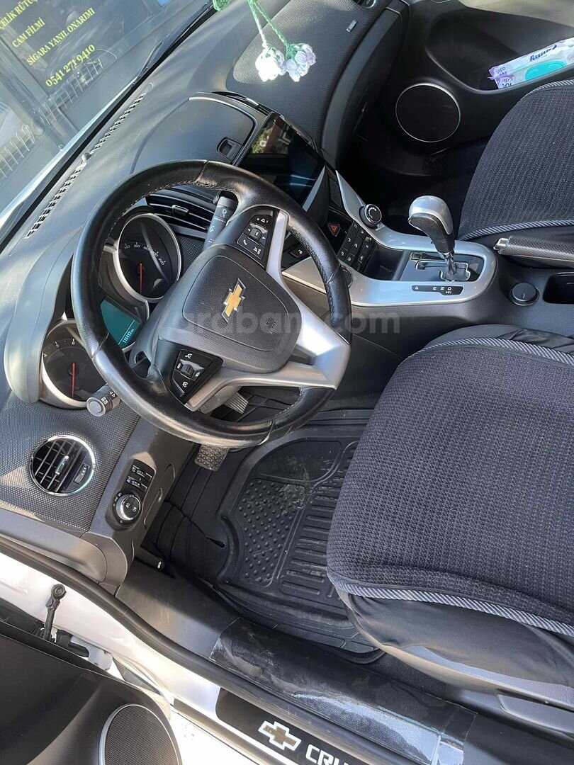 Sahibinden Chevrolet Cruze 1.6 Sport 2013 Model Ankara 120.000 km Beyaz 6