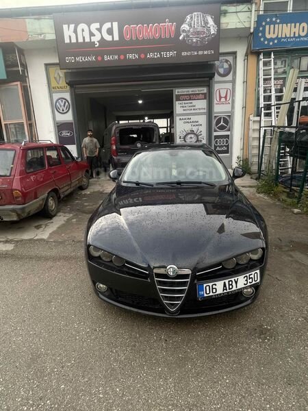 Sahibinden Alfa Romeo 159 1.9 JTD Distinctive Plus 2008 Model Samsun 283.000 km Siyah 1