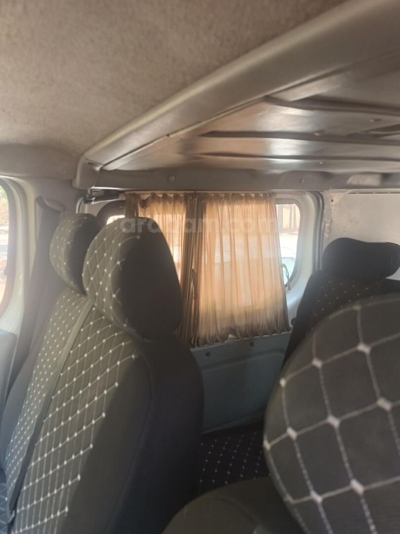 Sahibinden Renault Trafic 1.9 DCI Comfort 2004 Model İzmir 391.500 km Beyaz 7