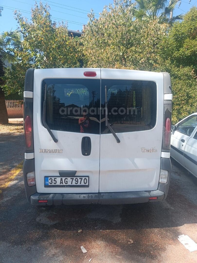 Sahibinden Renault Trafic 1.9 DCI Comfort 2004 Model İzmir 391.500 km Beyaz 4