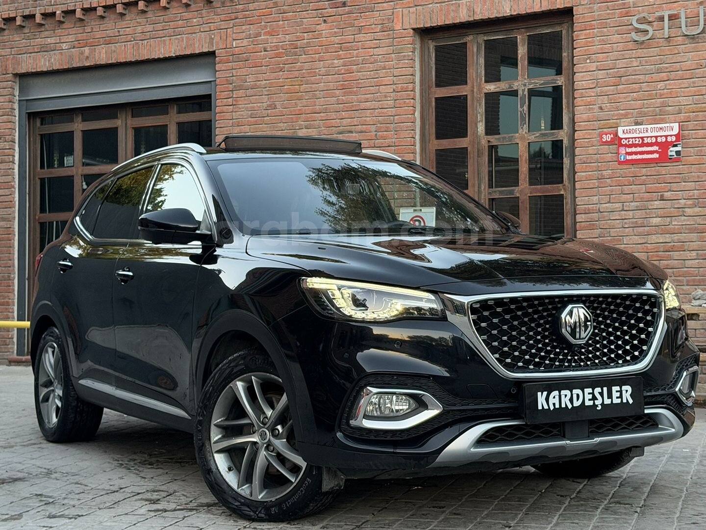 Galeriden MG HS 1.5 T-GDI Luxury 2024 Model İstanbul 56.227 km Siyah 1