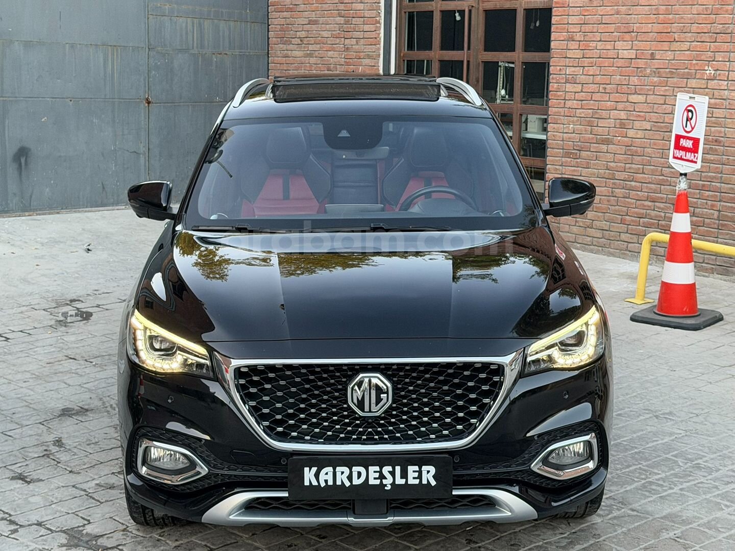 Galeriden MG HS 1.5 T-GDI Luxury 2024 Model İstanbul 56.227 km Siyah 2
