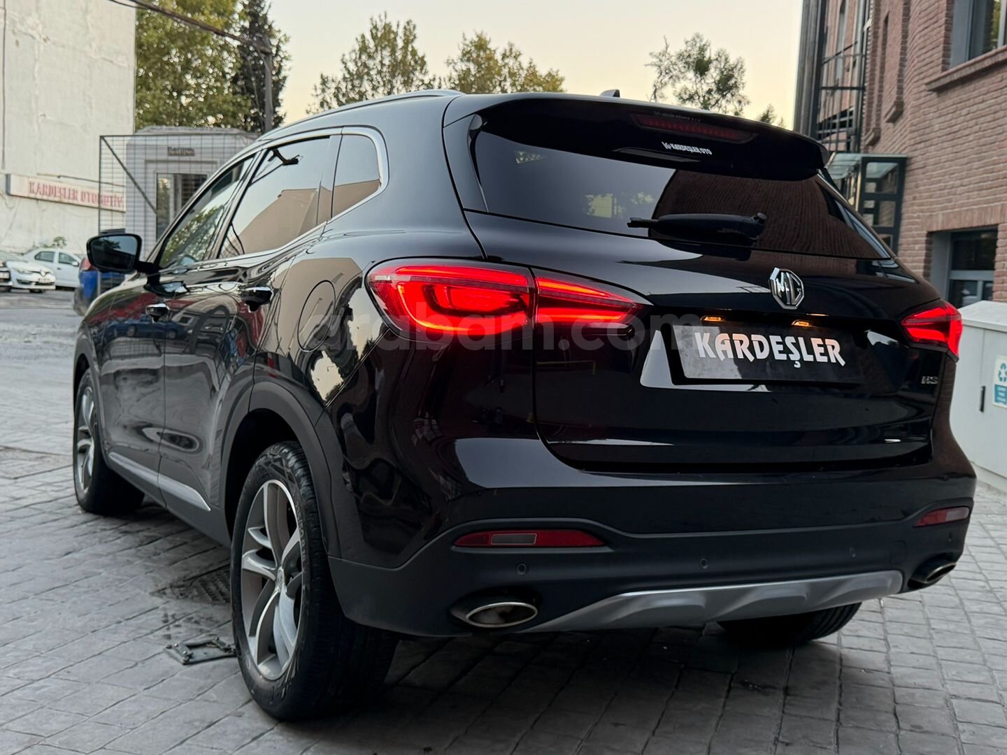 Galeriden MG HS 1.5 T-GDI Luxury 2024 Model İstanbul 56.227 km Siyah 4