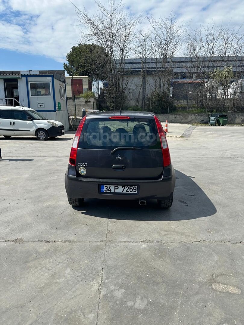 Sahibinden Mitsubishi Colt 1.3 Invite 2005 Model İstanbul 248.750 km Lacivert 3