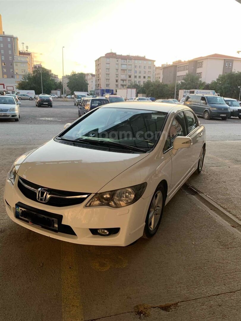 Sahibinden Honda Civic 1.6i VTEC Premium 2010 Model 5