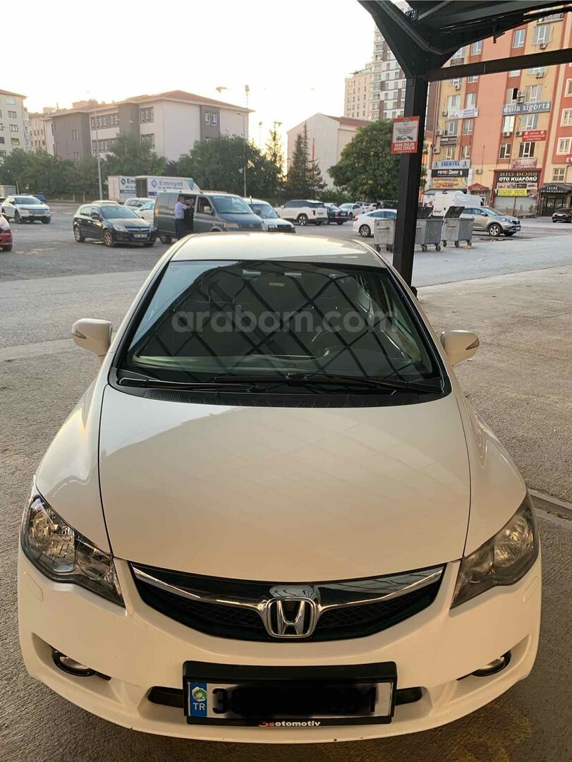 Sahibinden Honda Civic 1.6i VTEC Premium 2010 Model 1