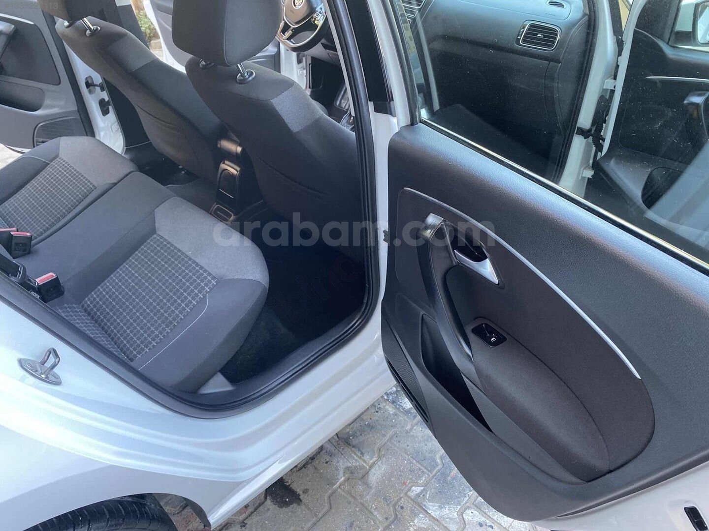Galeriden Volkswagen Polo 1.4 TDi Comfortline 2014 Model Antalya 125.000 km Beyaz 7