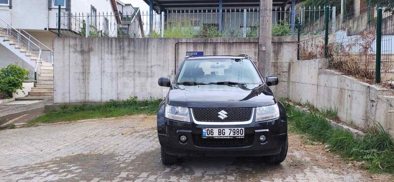 İLK SAHİBİNDEN YETKİLİ SERVİS BAKIMLI SAFKAN BENZİNLİ ESP'Lİ 4X4