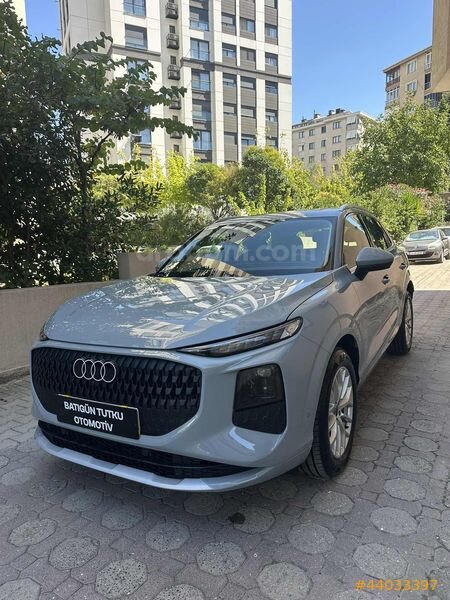 2025 AUDİ Q3 35 TFSİ ADVANCE SIFIR AYARINDA YENİ KASA BOYASIZ... 4