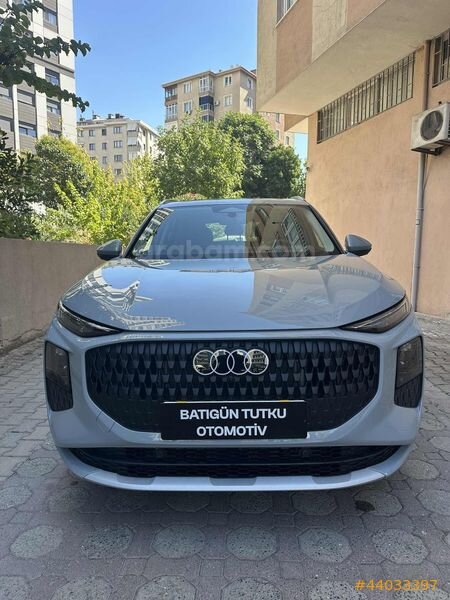 2025 AUDİ Q3 35 TFSİ ADVANCE SIFIR AYARINDA YENİ KASA BOYASIZ...