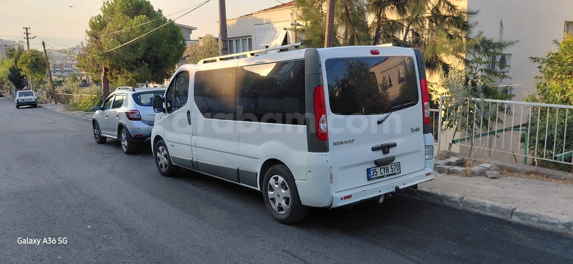 Sahibinden Renault Trafic 2.0 DCI Grand Confort 2014 Model İzmir 350.000 km Beyaz 1