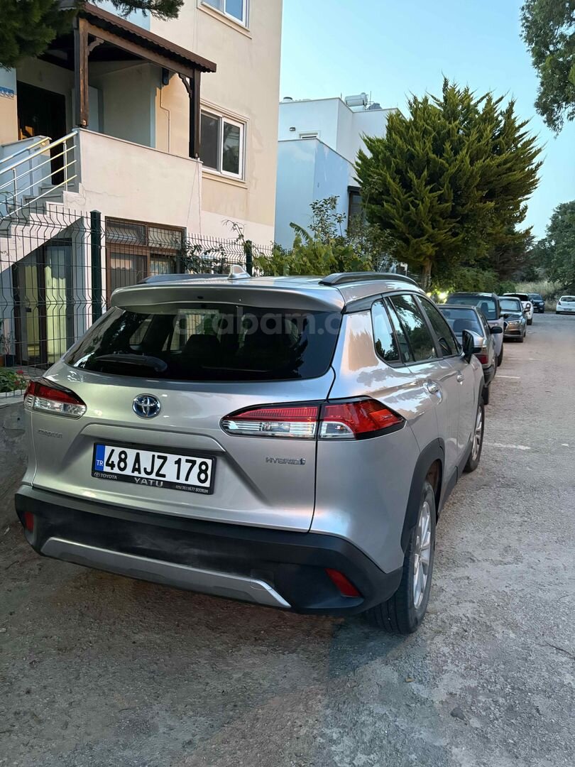 Sahibinden Toyota Corolla Cross 1.8 Hybrid Flame X-Pack 2022 Model Muğla 44.500 km Gri (titanyum) 5