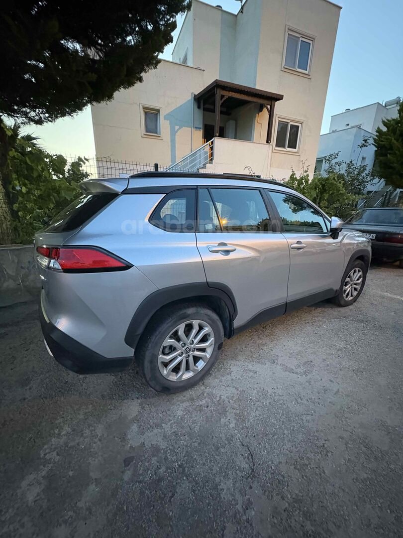 Sahibinden Toyota Corolla Cross 1.8 Hybrid Flame X-Pack 2022 Model Muğla 44.500 km Gri (titanyum) 4