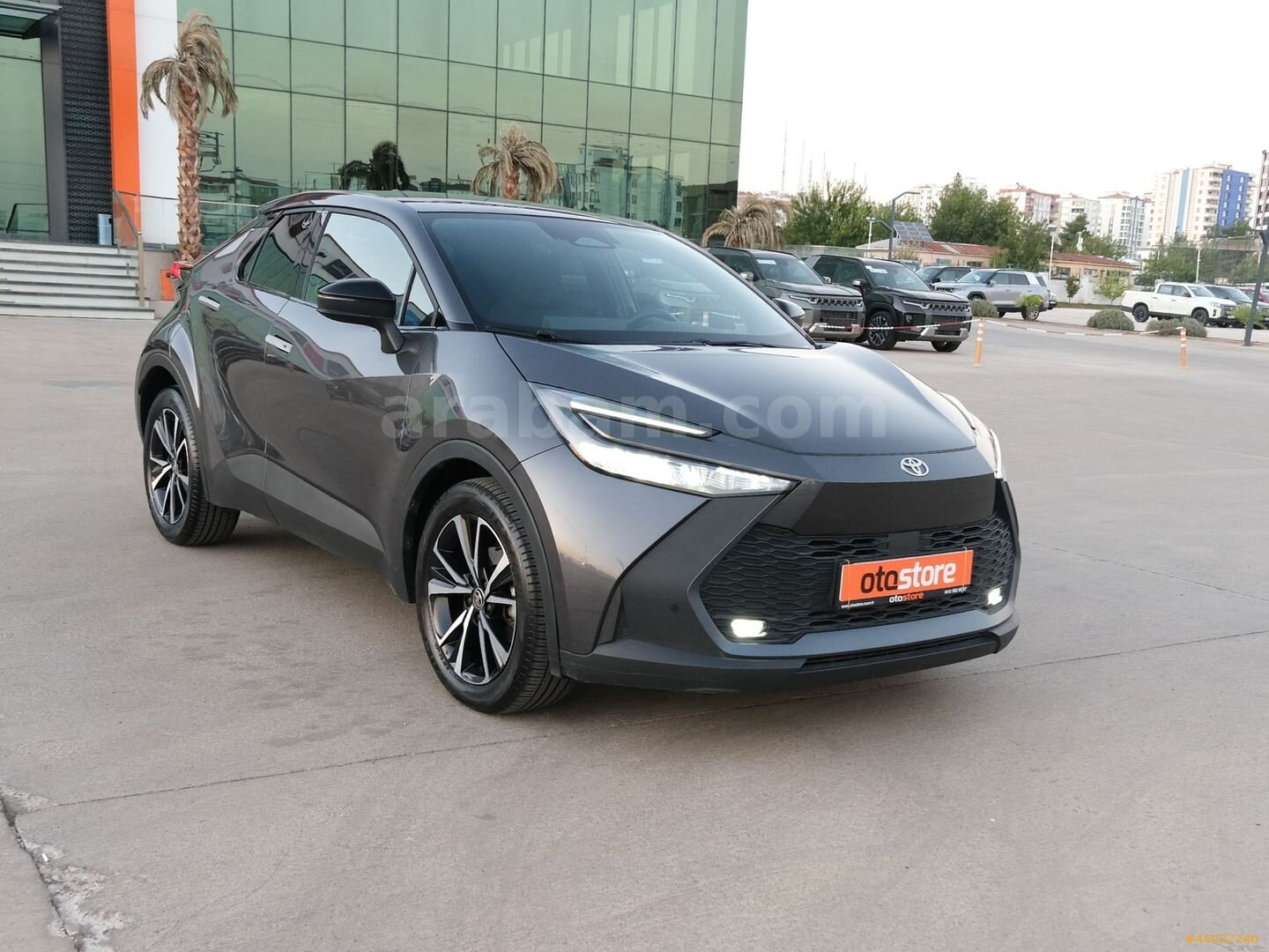OTOSTORE'DAN C-HR 1.8 Hybrid 4x2 Passion e-CVT 2023 CAM TAVANLI 3