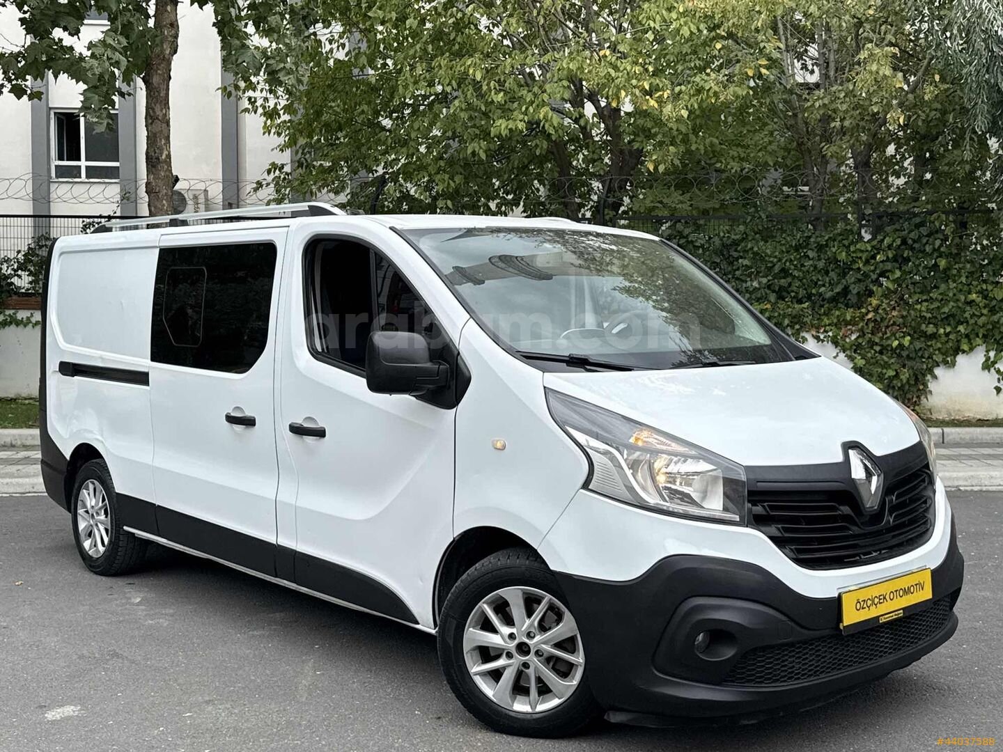 Galeriden Renault Trafic 1.6 DCI Grand Confort 2017 Model İstanbul 310.000 km Beyaz 1