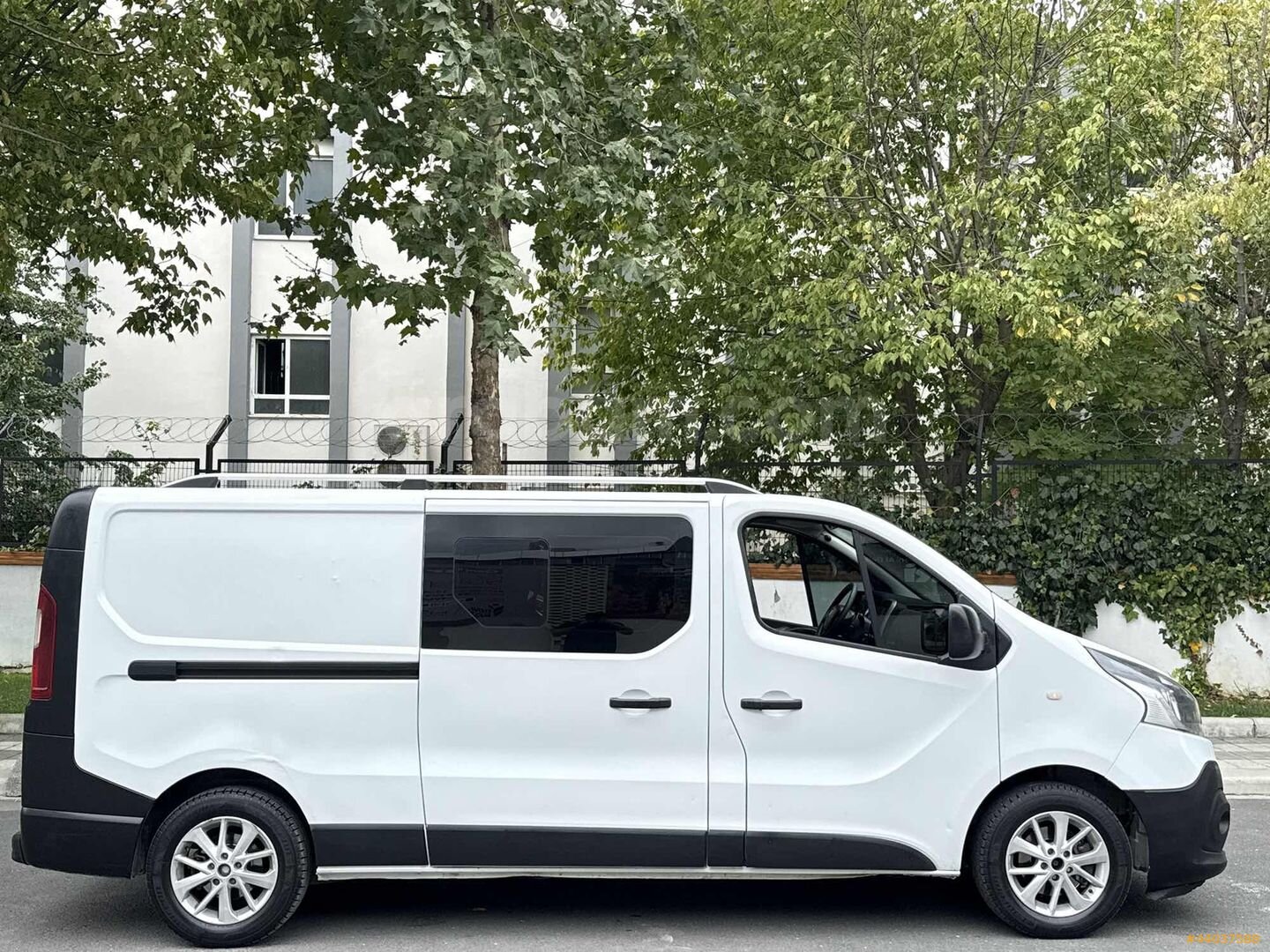 Galeriden Renault Trafic 1.6 DCI Grand Confort 2017 Model İstanbul 310.000 km Beyaz 3