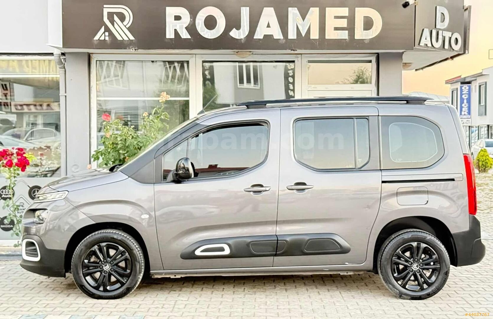 ROJAMED AUTODAN 2022 OTOMATİK BERLİNGO 6