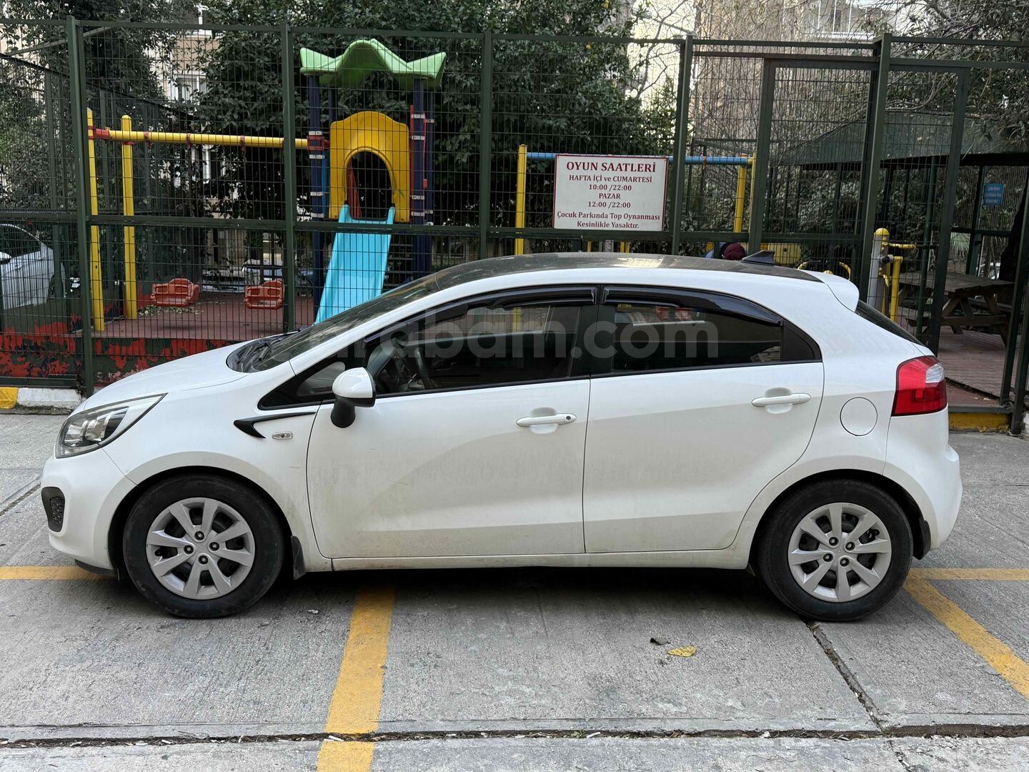 Sahibinden Kia Rio 1.4 CRDi Natty 2013 Model 240.000 km Beyaz 3