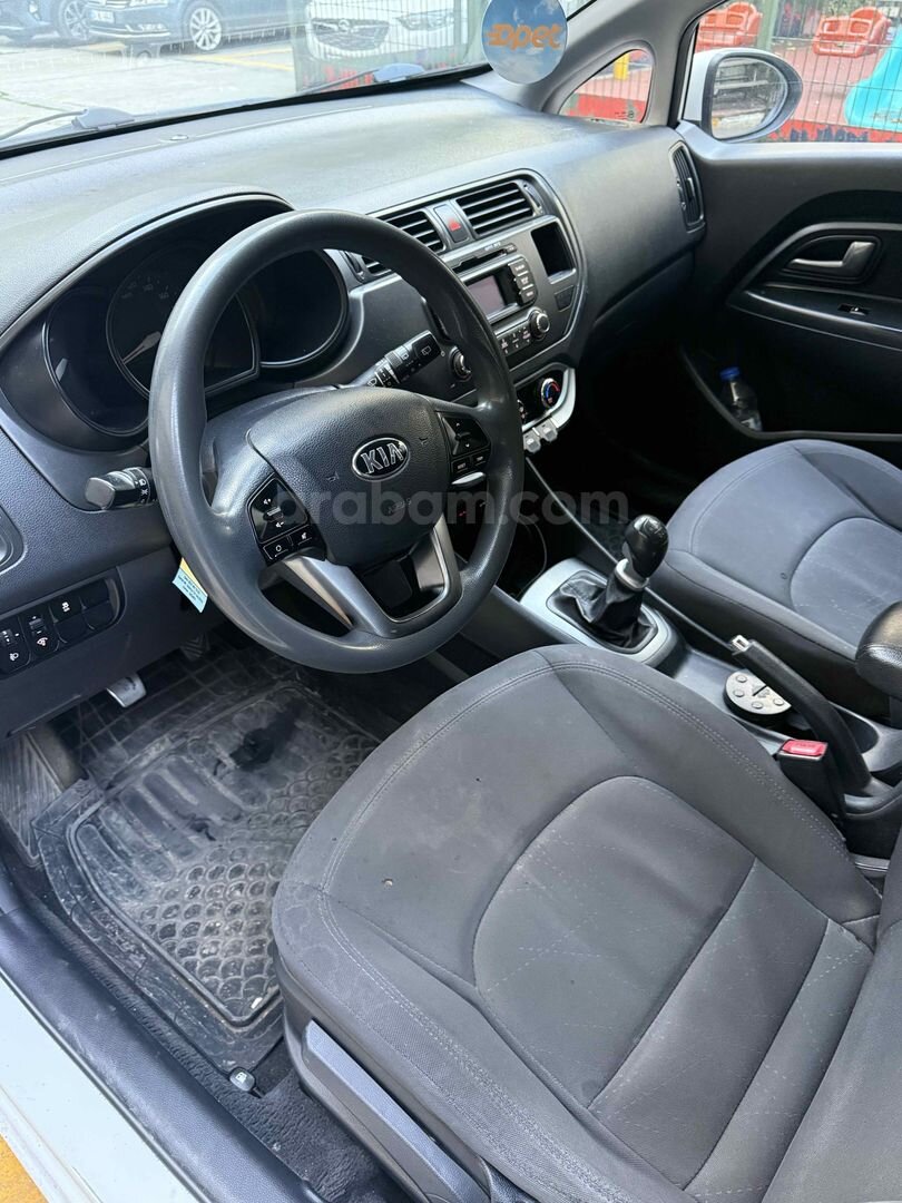 Sahibinden Kia Rio 1.4 CRDi Natty 2013 Model 240.000 km Beyaz 5